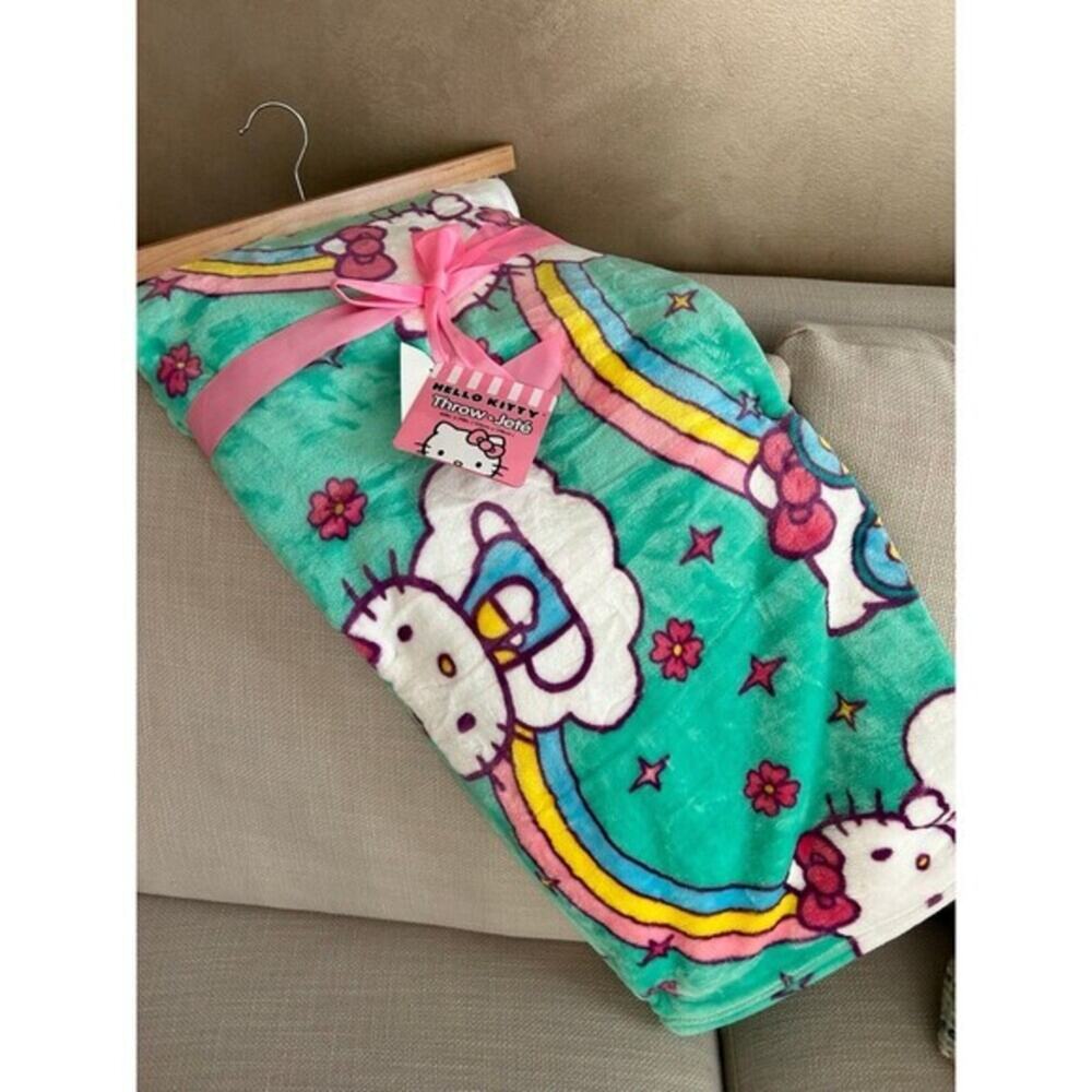 Hello kitty green rainbow throw blanket NWT